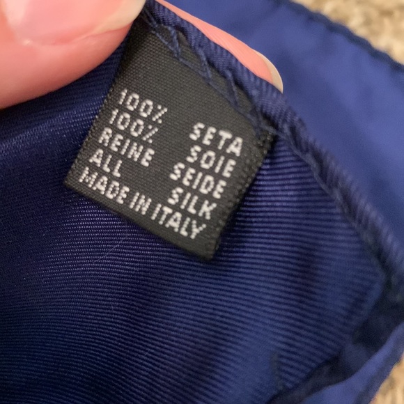 Pierre Balmain Scarf - Picture 5 of 5